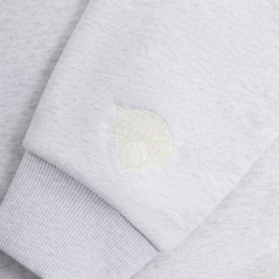 Light Grey Men Kith for the New York Knicks Script Vintage Nelson Crewneck Sweatshirts | 1937-XTDCW