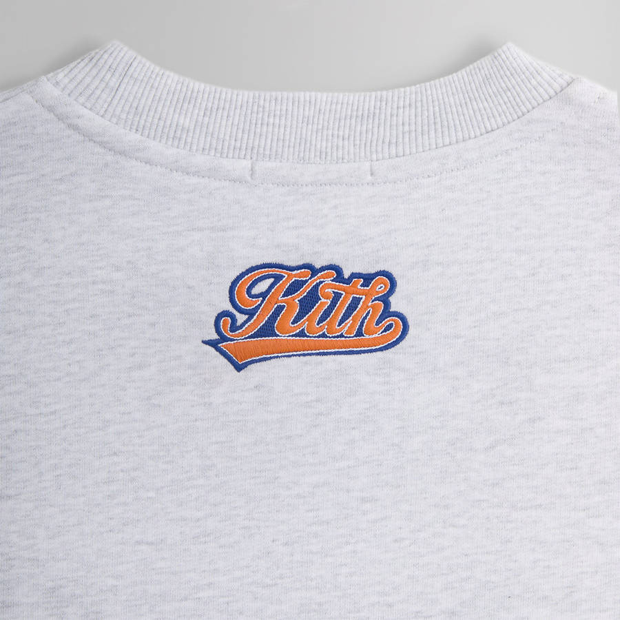 Light Grey Men Kith for the New York Knicks Script Vintage Nelson Crewneck Sweatshirts | 1937-XTDCW