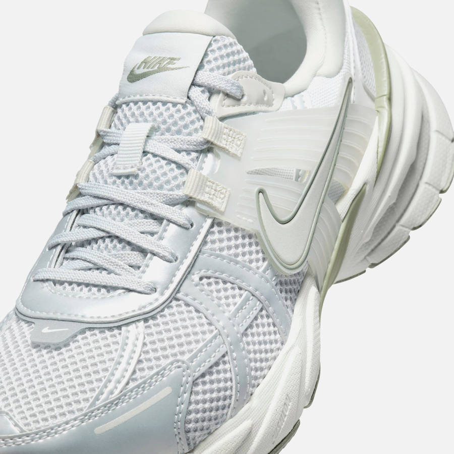 Light Silver / White Women Kith Nike WMNS V2K Run Sneakers | 3528-KZPJB