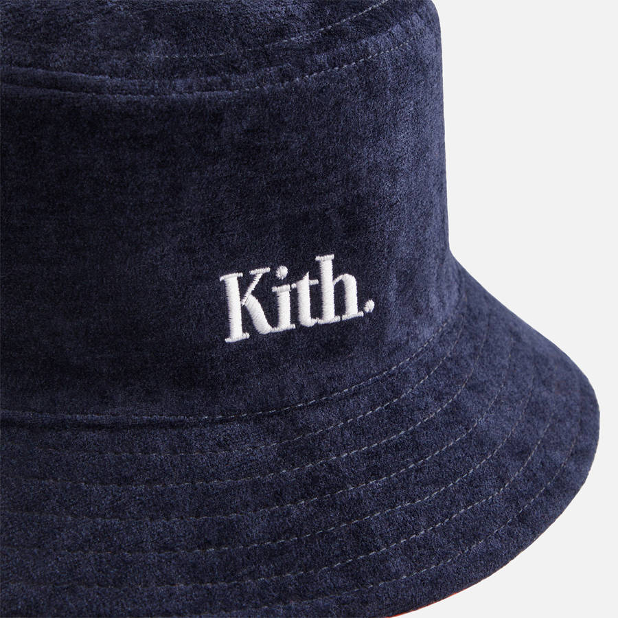 Navy Kids' Kith Chenille Reversible Bucket Hat Headwear | 2954-PCGWK