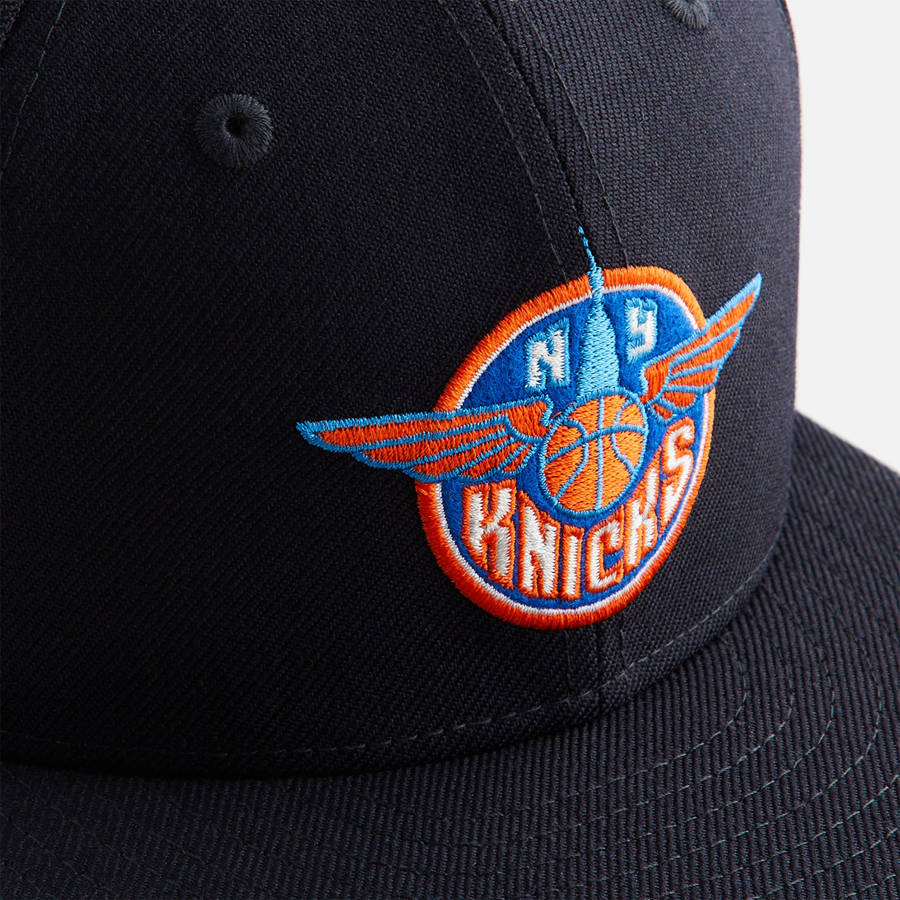 Navy Kids' Kith and New Era for the New York Knicks Wing Logo Snapback Headwear | 1032-UCJKF