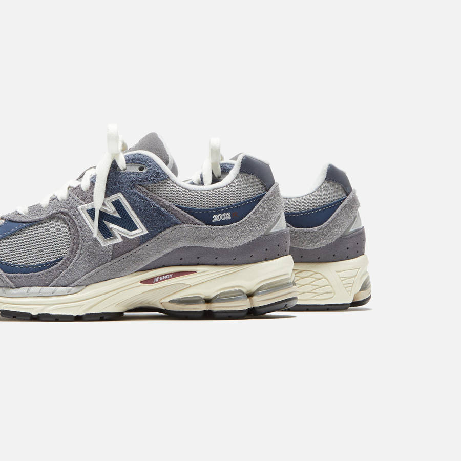 Navy Men Kith New Balance 2002R Sneakers | 9326-VRDLI