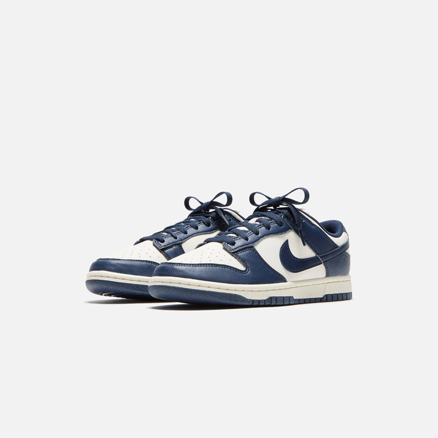 Obsidian / White Women Kith Nike WMNS Dunk Low Sneakers | 0384-XKZSQ
