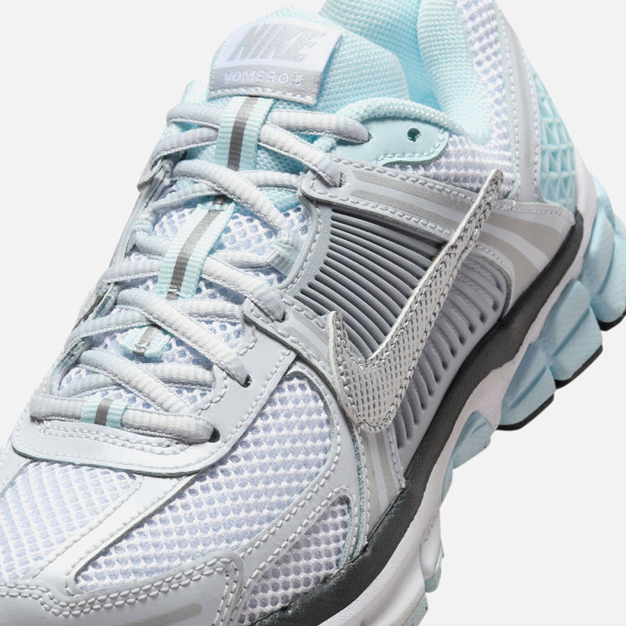 Platinum / Blue / Grey / Silver Kids' Kith Nike GS Vomero 5 Sneakers | 6253-GMCHR