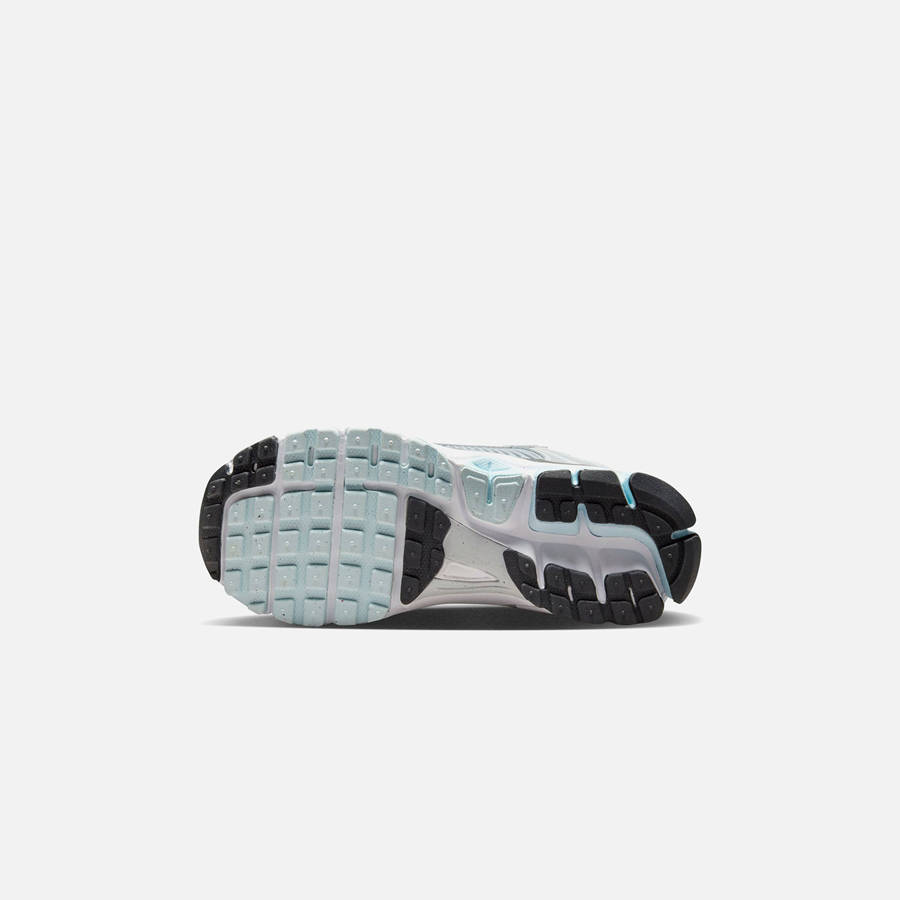 Platinum / Blue / Grey / Silver Kids' Kith Nike GS Vomero 5 Sneakers | 6253-GMCHR