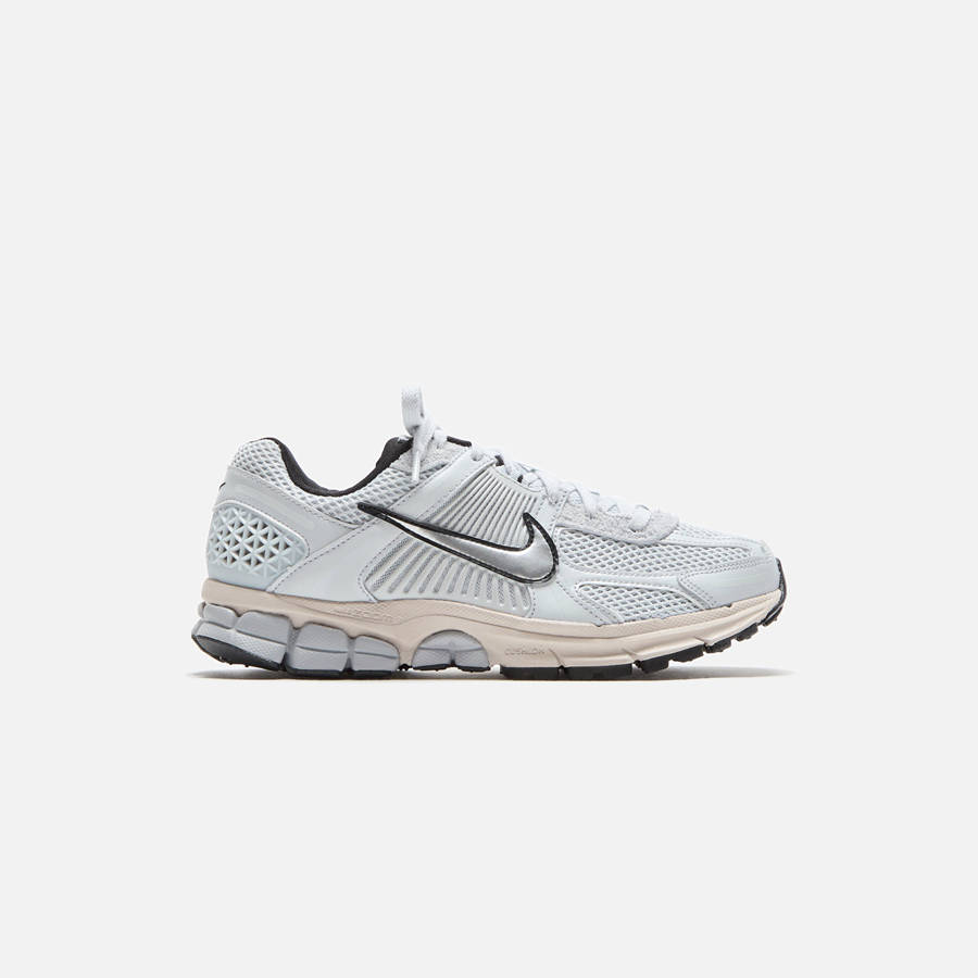 Platinum / Light Brown / Grey Women Kith Nike WMNS Zoom Vomero 5 Sneakers | 0519-ITVBJ