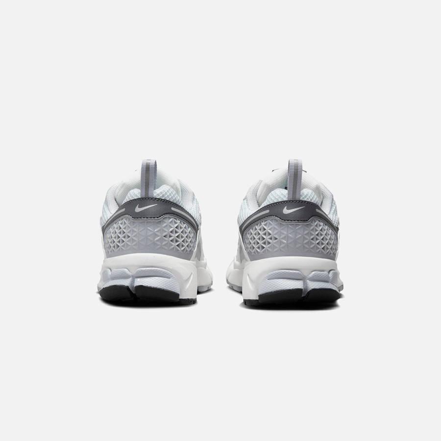 Platinum / Silver / White / Grey Kids' Kith Nike GS Zoom Vomero 5 Sneakers | 4162-FCNHA