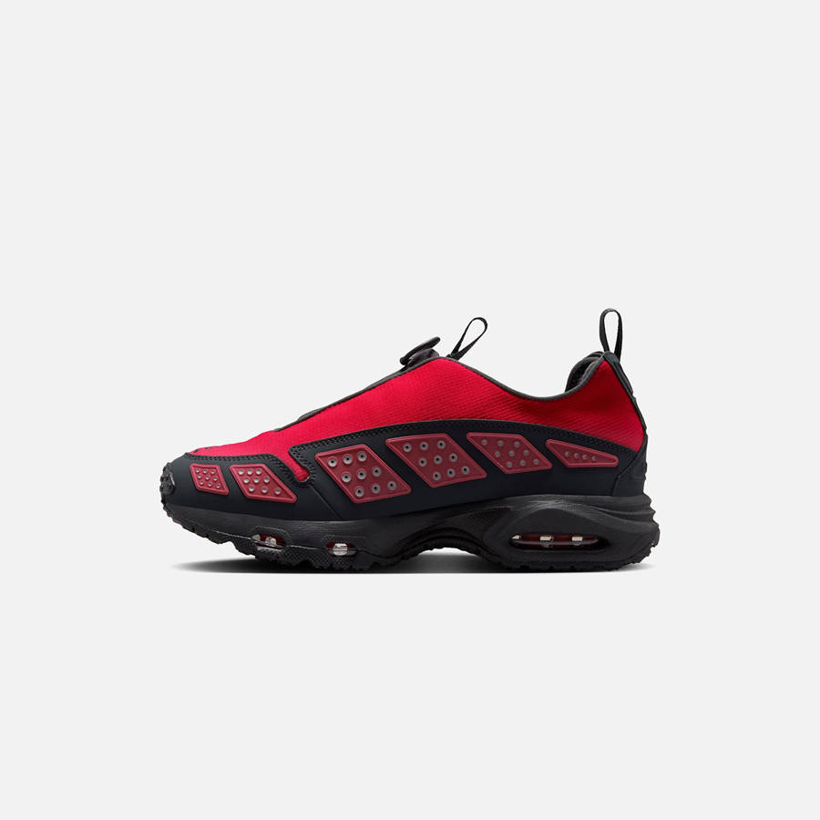 Red / Black / Dark Grey Women Kith Nike WMNS Air Max SNDR GORE-TEX Sneakers | 4385-DJOTH