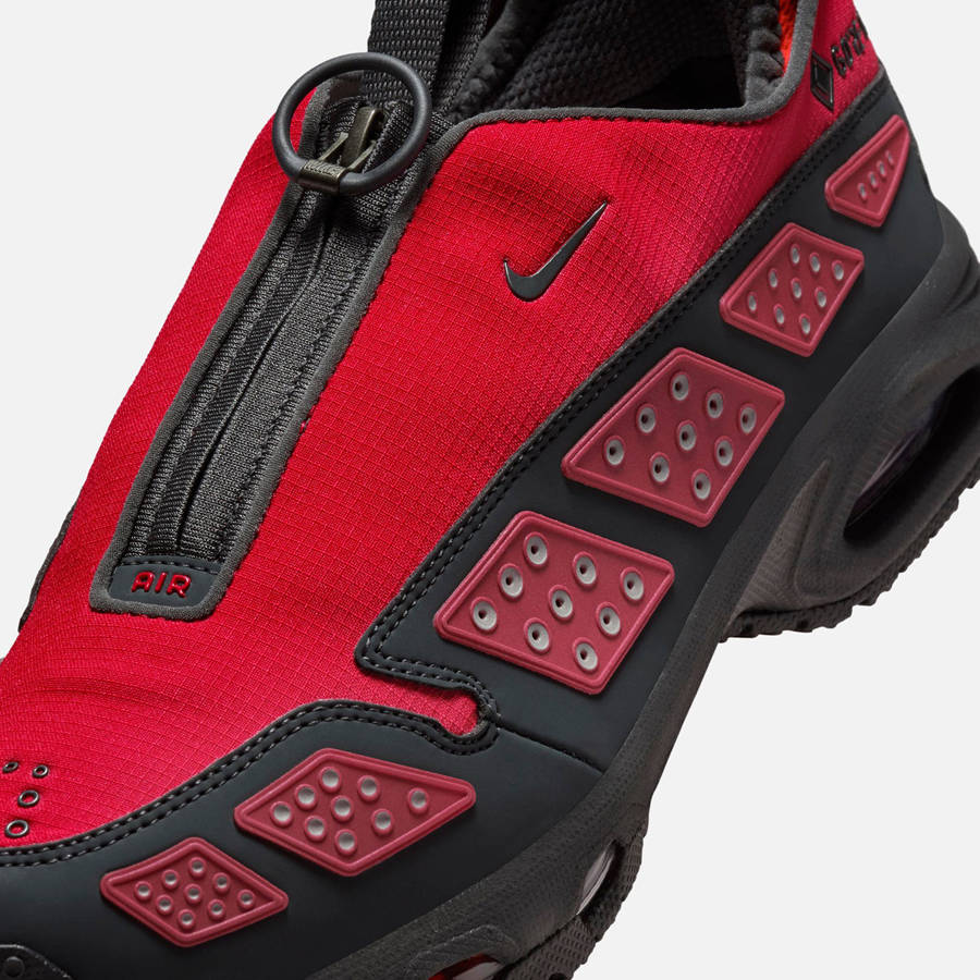 Red / Black / Dark Grey Women Kith Nike WMNS Air Max SNDR GORE-TEX Sneakers | 4385-DJOTH