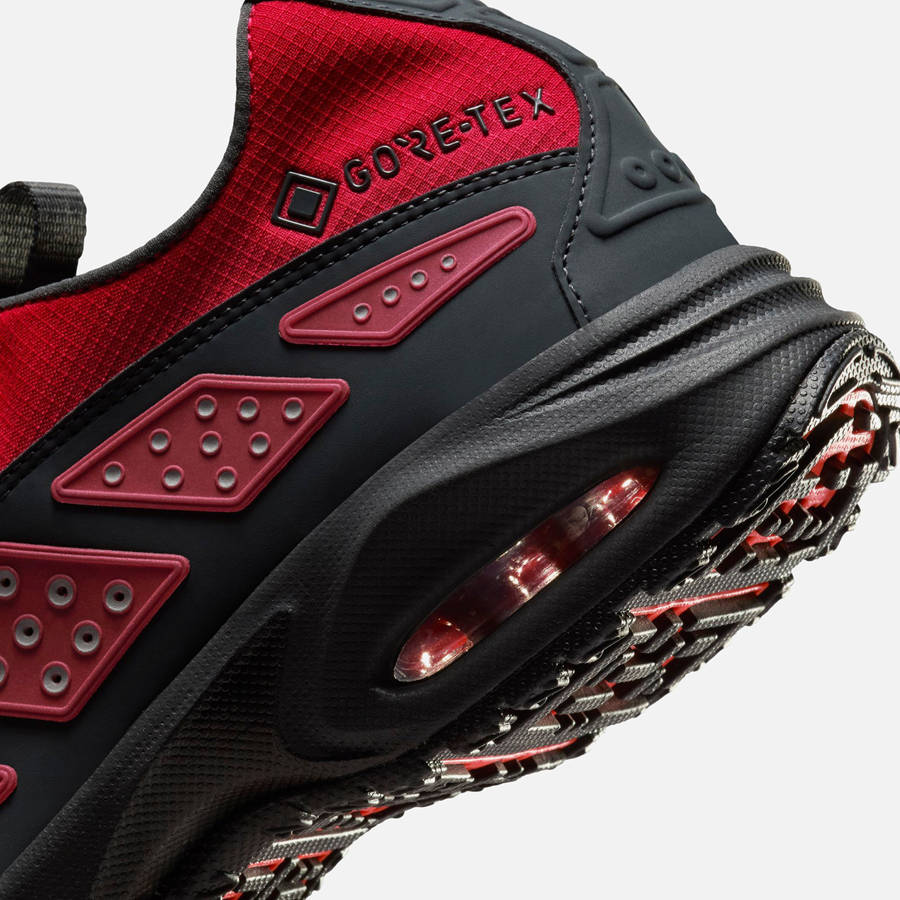 Red / Black / Dark Grey Women Kith Nike WMNS Air Max SNDR GORE-TEX Sneakers | 4385-DJOTH
