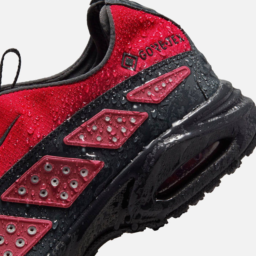 Red / Black / Dark Grey Women Kith Nike WMNS Air Max SNDR GORE-TEX Sneakers | 4385-DJOTH