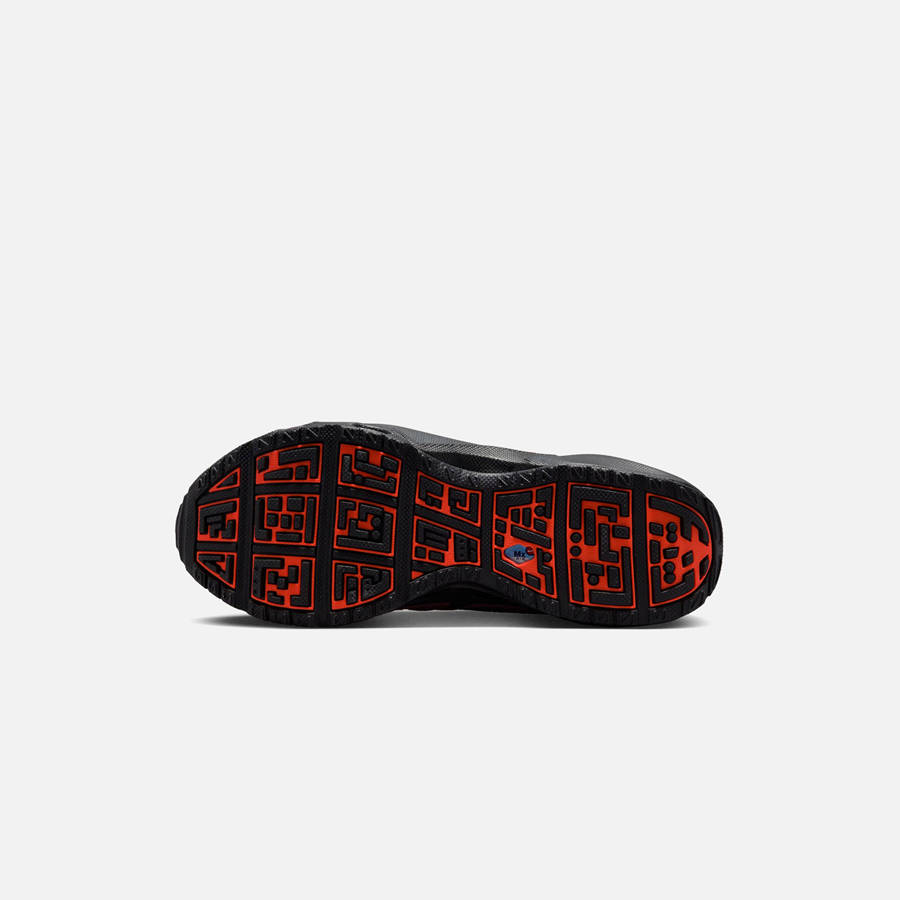 Red / Black / Dark Grey Women Kith Nike WMNS Air Max SNDR GORE-TEX Sneakers | 4385-DJOTH