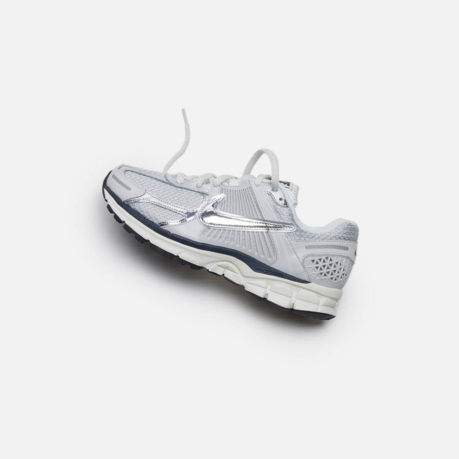 Silver / Black Women Kith Nike WMNS Zoom Vomero 5 Sneakers | 3654-ZVWQS