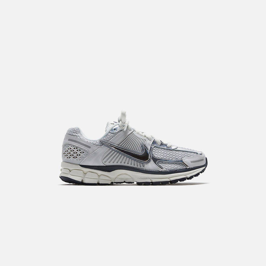 Silver / Black Women Kith Nike WMNS Zoom Vomero 5 Sneakers | 3654-ZVWQS