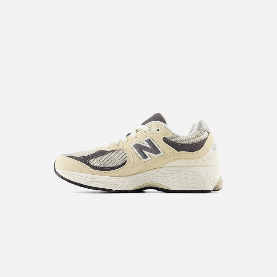 White Kids' Kith New Balance GS 2002R Sneakers | 1346-CAGXL