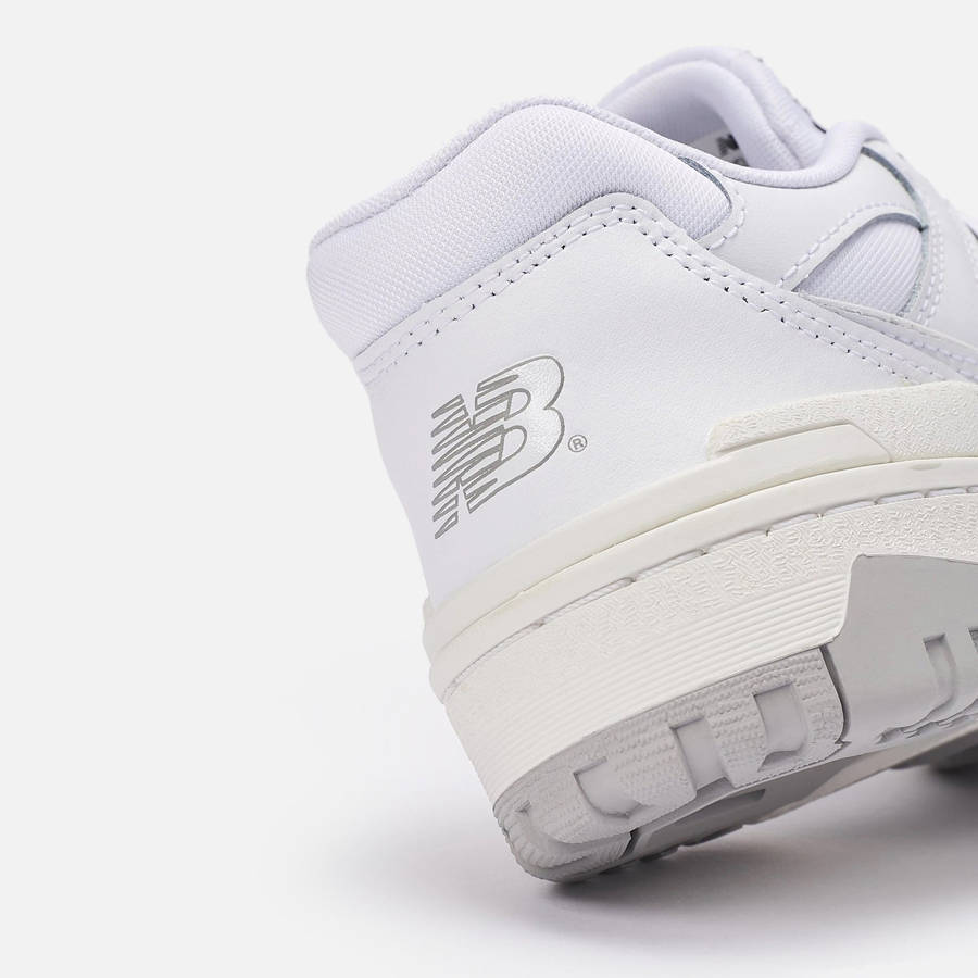 White Kids' Kith New Balance Grade School 550 Sneakers | 5067-VKYGO