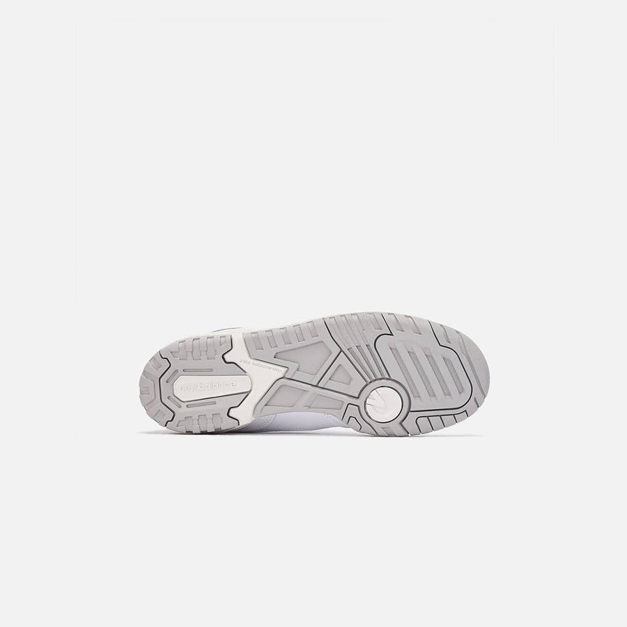 White Kids' Kith New Balance Grade School 550 Sneakers | 5067-VKYGO