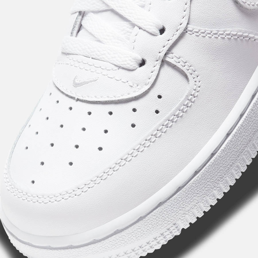 White Kids' Kith Nike Pre-School Air Force 1 LE Sneakers | 7815-TRZOE