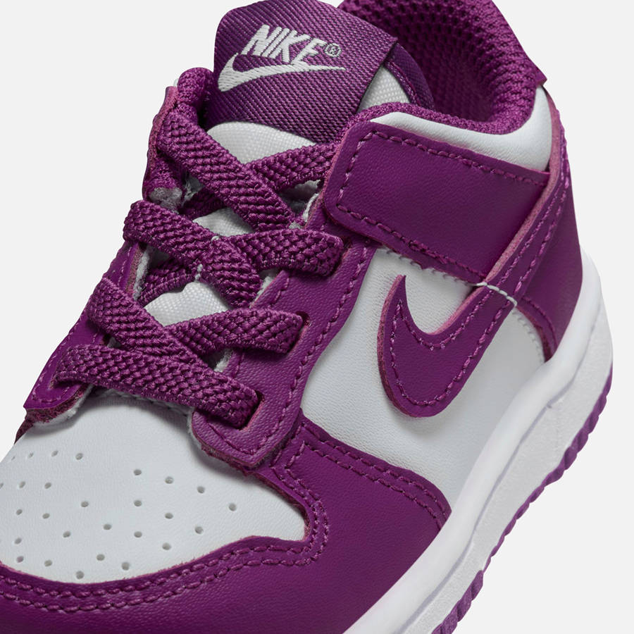 White Kids' Kith Nike TD Dunk Low Sneakers | 0713-SMJHK
