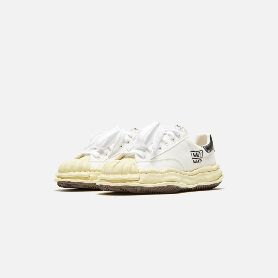White Men Kith Mihara Yasuhiro Blakey Low Sneakers | 3275-XEDKO