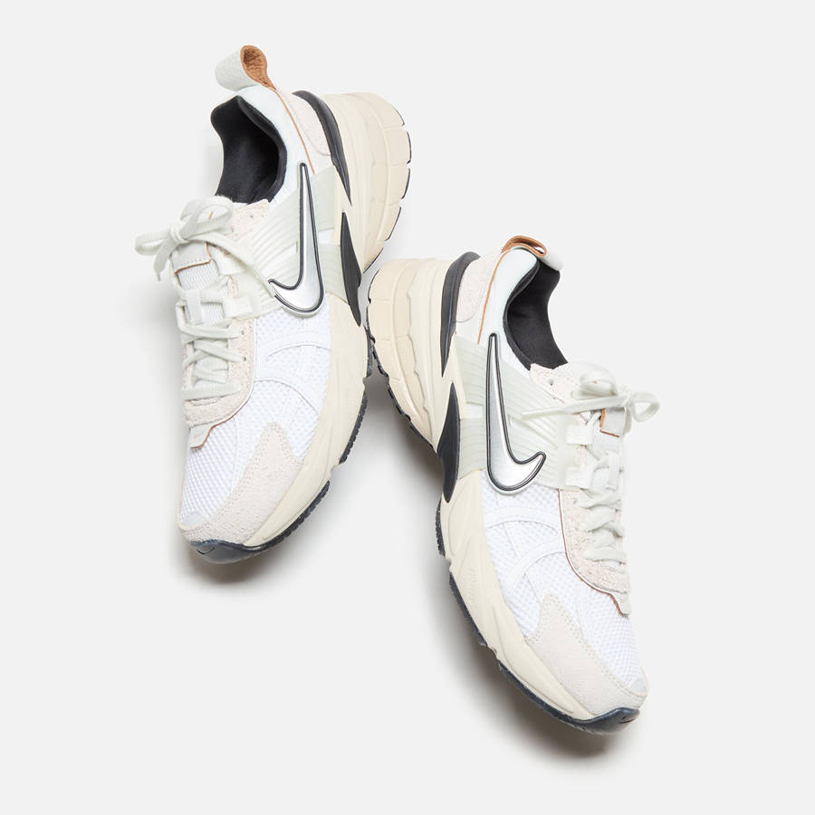 White Women Kith Nike WMNS V2K Run Sneakers | 3496-LURXO