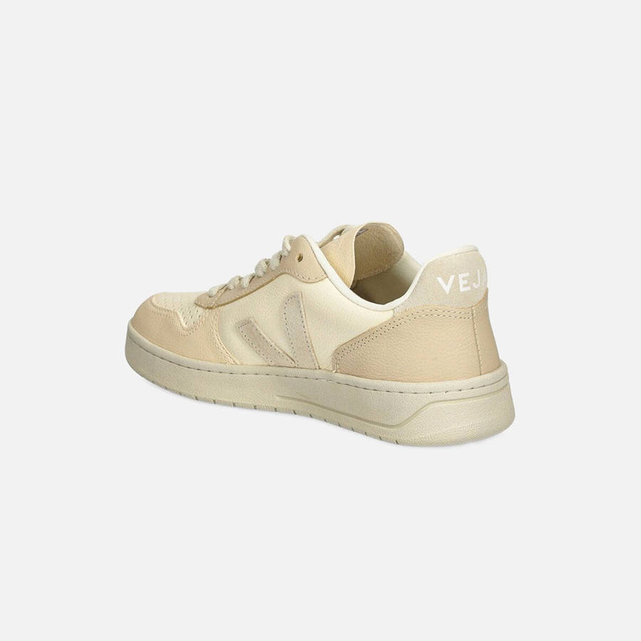 White Women Kith Veja WMNS V-10 Sneakers | 9154-EXZWN