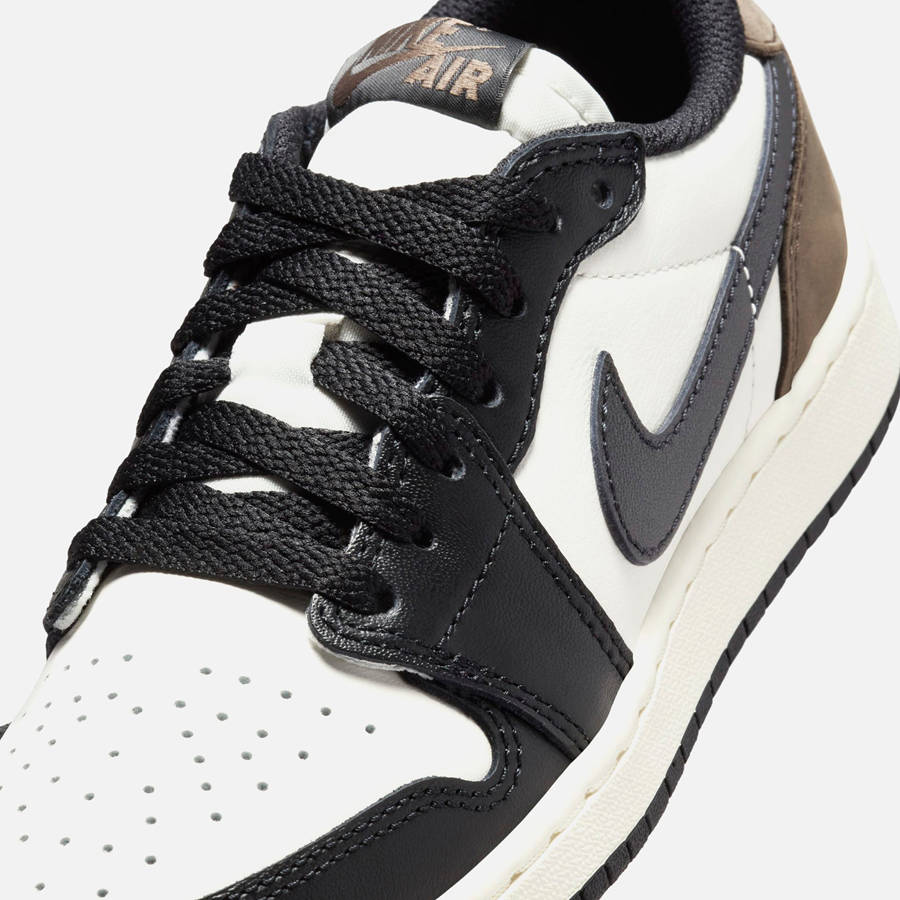 White / Black Kids' Kith Jordan GS Air Jordan 1 Low OG Sneakers | 9320-RMPWQ