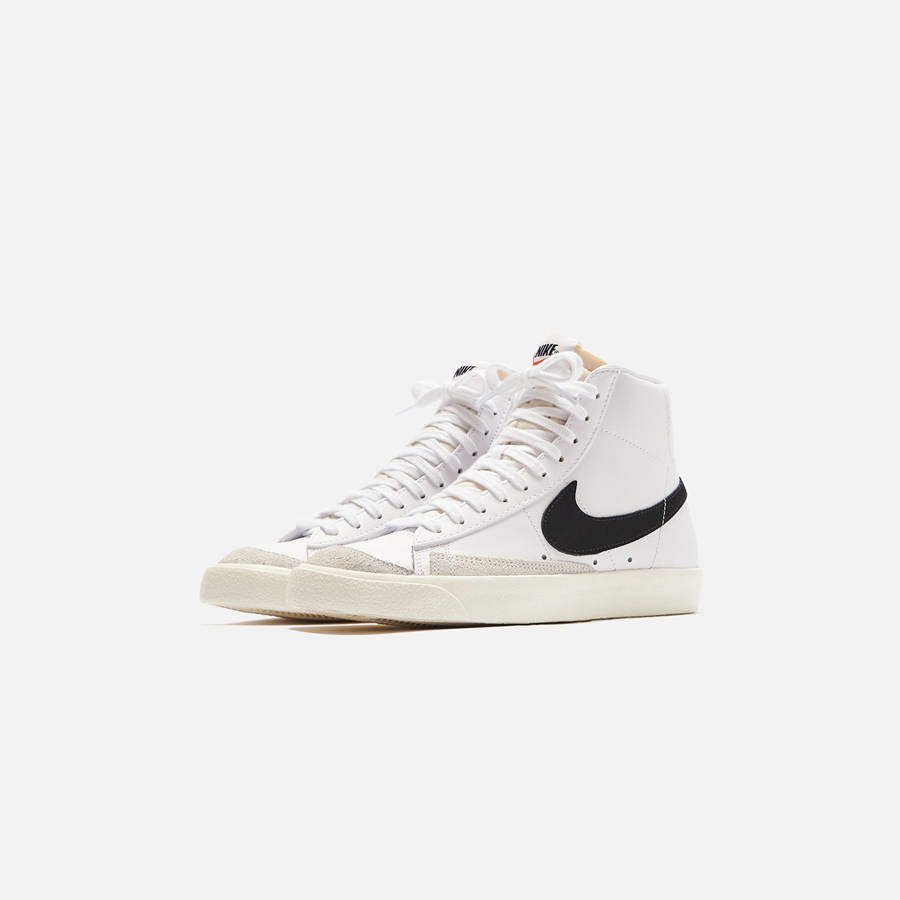 White / Black Women Kith Nike WMNS Blazer Mid 77 Sneakers | 1290-WZUTR