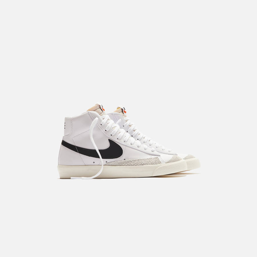 White / Black Women Kith Nike WMNS Blazer Mid 77 Sneakers | 1290-WZUTR