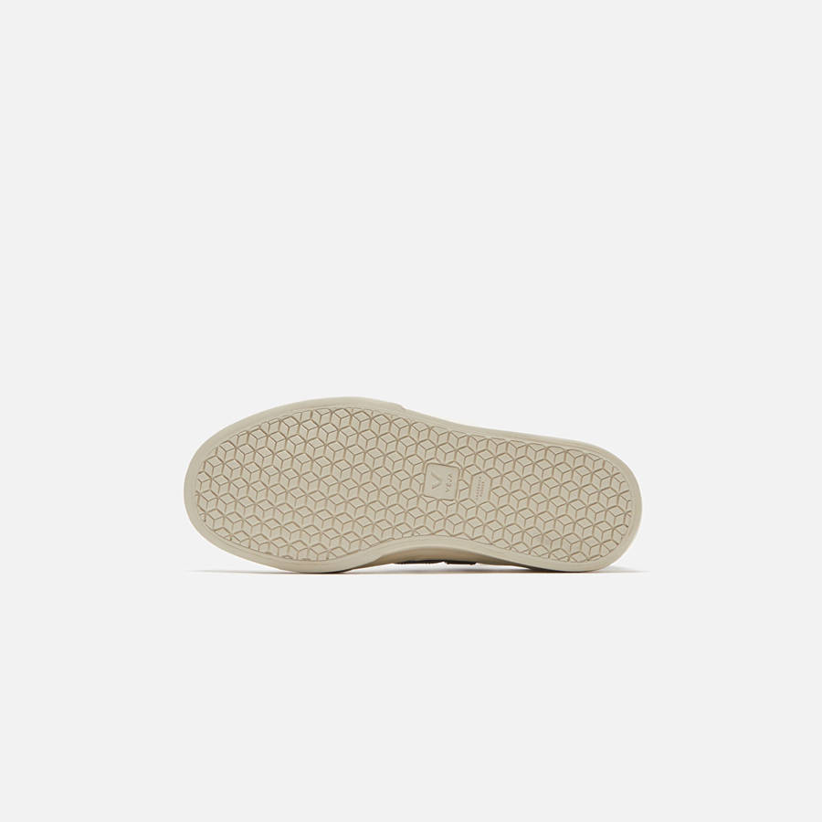 White / Black Women Kith Veja WMNS Campo Sneakers | 3028-ENGIB