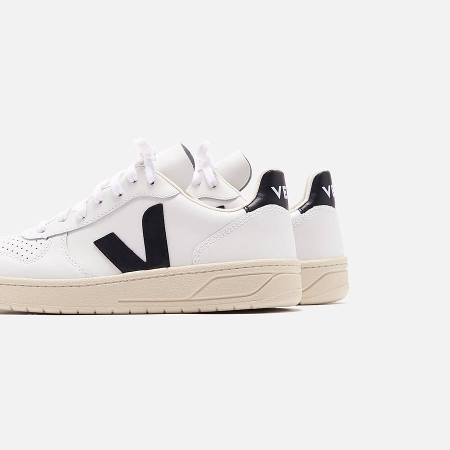 White / Black Women Kith Veja WMNS V-10 Sneakers | 9624-TOBHN
