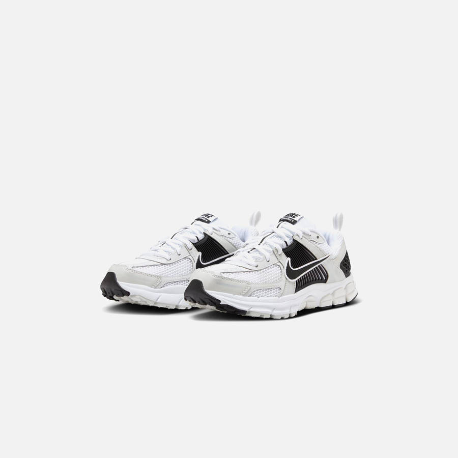 White / Black / Platinum / Platinum Kids' Kith Nike GS Zoom Vomero 5 Sneakers | 6409-PHUWK