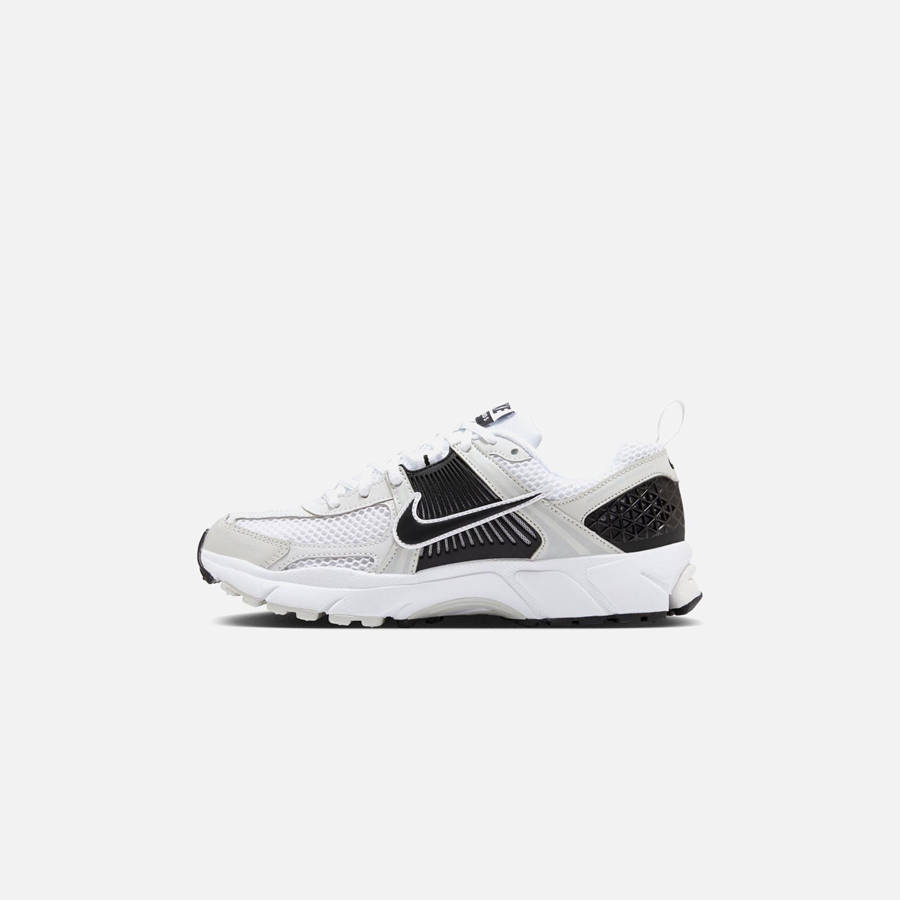 White / Black / Platinum / Platinum Kids' Kith Nike GS Zoom Vomero 5 Sneakers | 6409-PHUWK