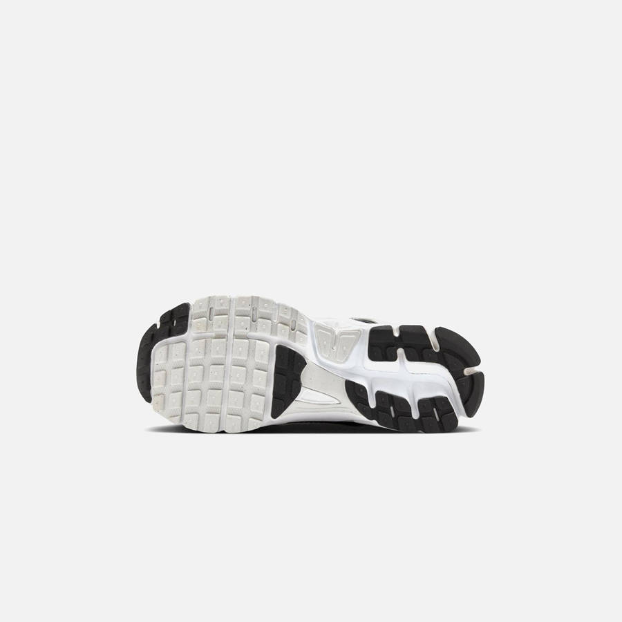 White / Black / Platinum / Platinum Kids' Kith Nike GS Zoom Vomero 5 Sneakers | 6409-PHUWK