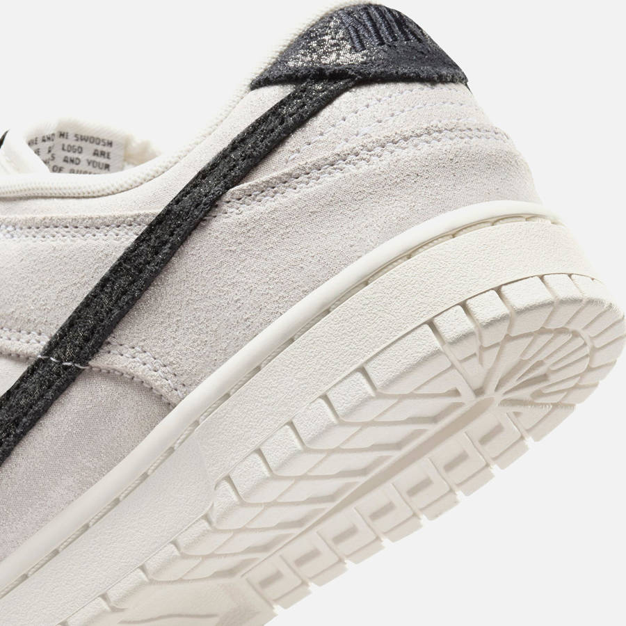 White / Black / Red Men Kith Nike Dunk Low Se Sneakers | 4981-BJXLH