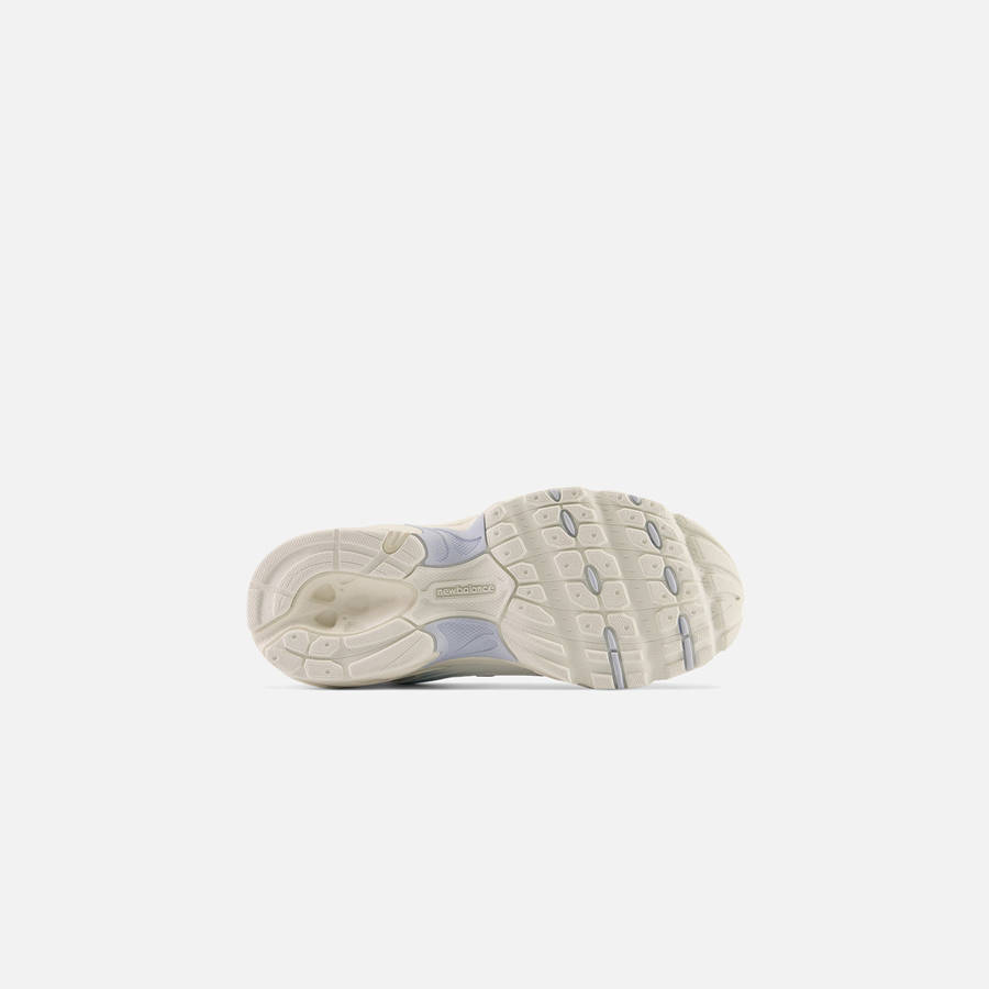 White / Blue Kids' Kith New Balance Pre-School 530 Sneakers | 5768-JRQPN