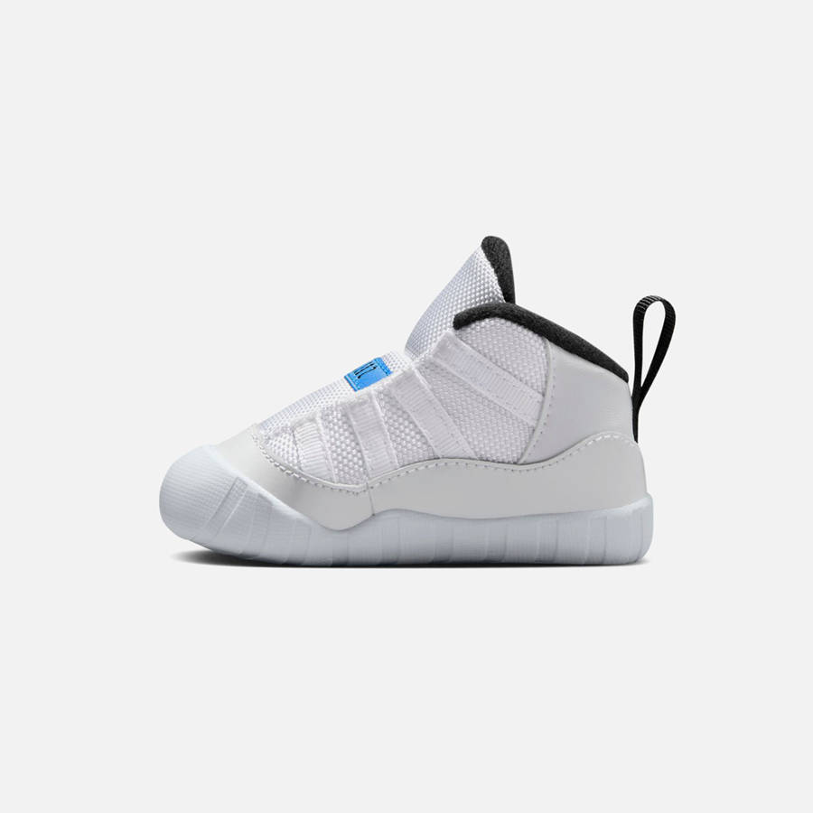 White / Blue / Black Kids' Kith Jordan Crib Bootie Air Jordan 11 Retro Sneakers | 5760-CHDVL