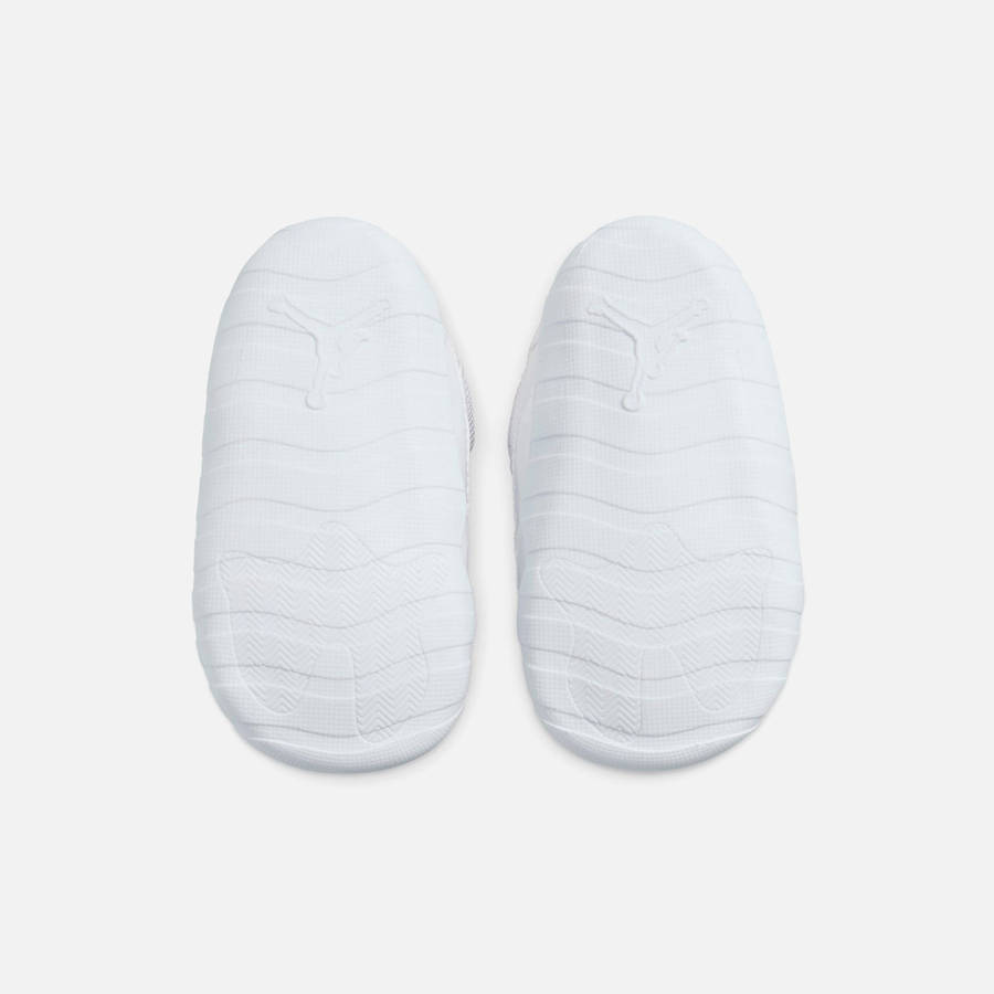 White / Blue / Black Kids' Kith Jordan Crib Bootie Air Jordan 11 Retro Sneakers | 5760-CHDVL