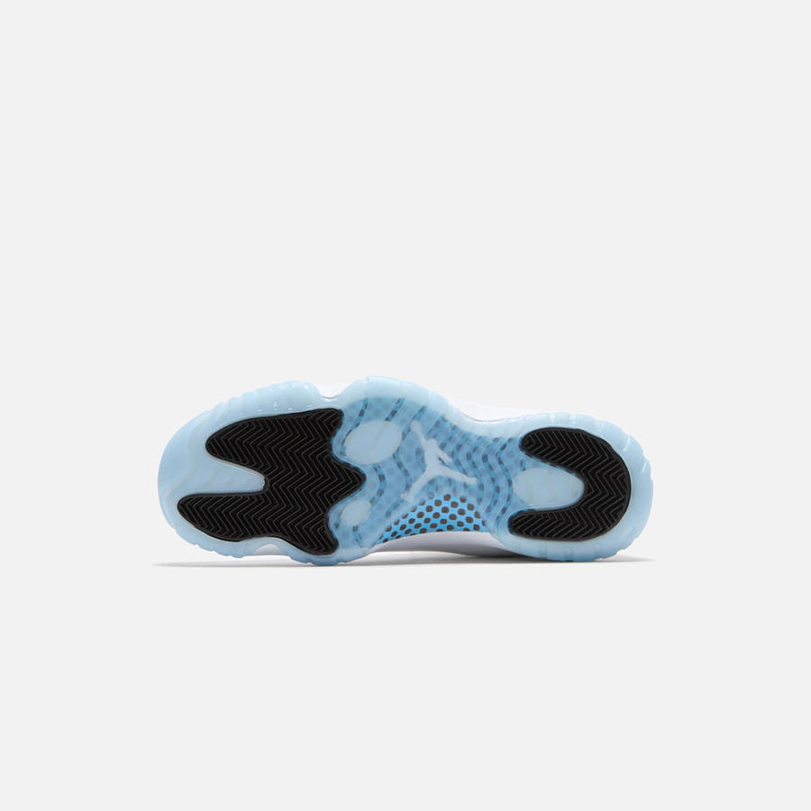 White / Blue / Black Men Kith Jordan Air Jordan 11 Retro Sneakers | 9651-ZCTKL