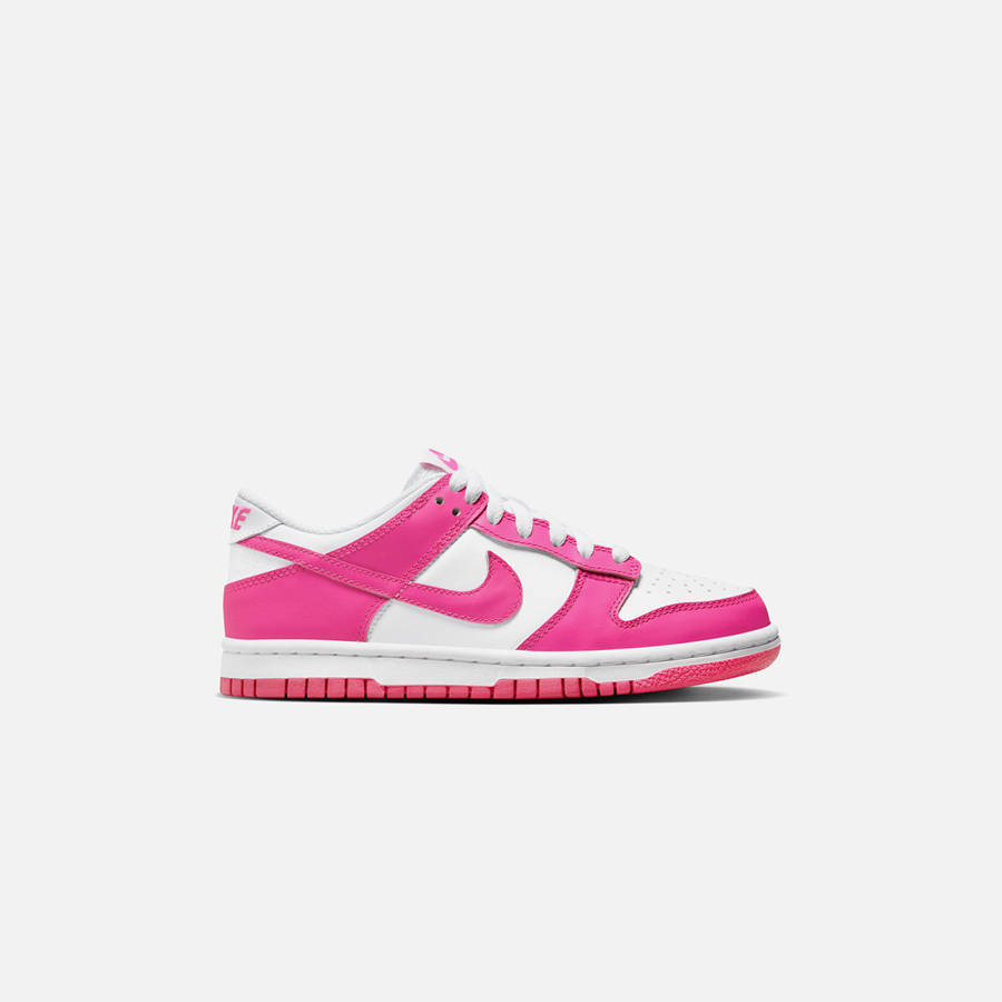 White / Fuchsia Kids' Kith Nike GS Dunk Low Sneakers | 4580-ADMBF
