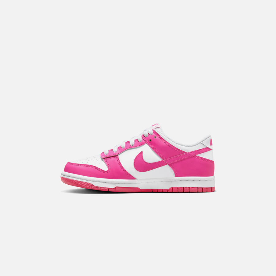 White / Fuchsia Kids' Kith Nike GS Dunk Low Sneakers | 4580-ADMBF