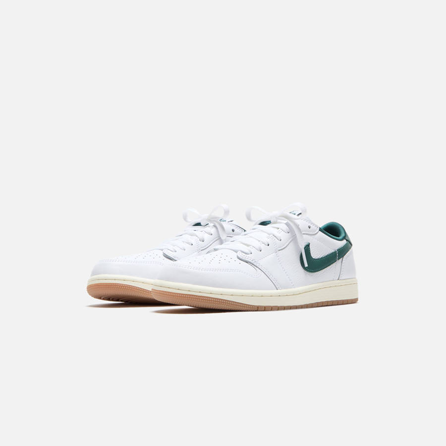White / Green Men Kith Jordan WMNS Air Jordan 1 Low OG Sneakers | 9205-BRXYP