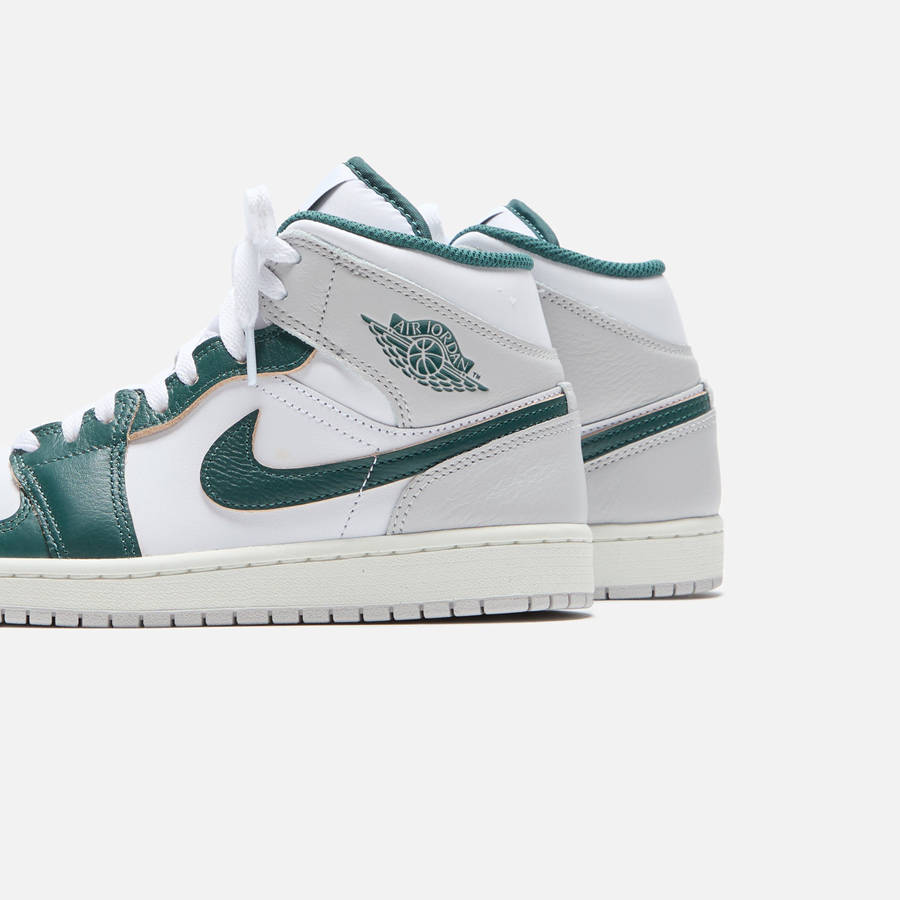 White / Green / Grey Men Kith Jordan Air Jordan 1 Mid SE Sneakers | 6583-XIDFC