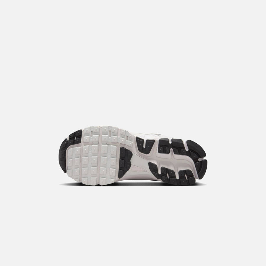 White / Grey / Black Kids' Kith Nike GS Zoom Vomero 5 Sneakers | 8504-PZYHN