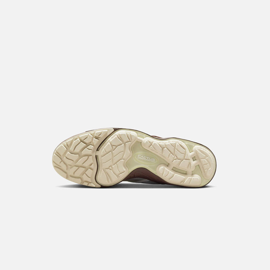White / Light Chocolate Men Kith Nike x Travis Scott Jumpman Jack Zoom Field Jaxx Sneakers | 6283-ZGUXR