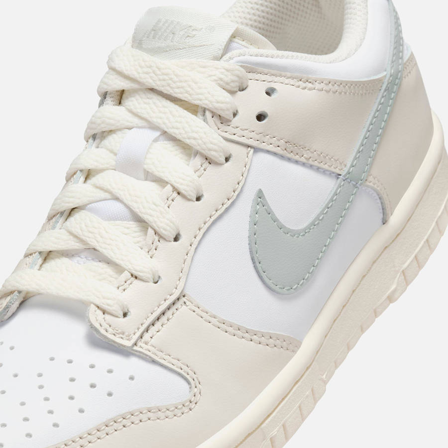White / Light Silver Kids' Kith Nike GS Dunk Low Sneakers | 3457-LPMCJ