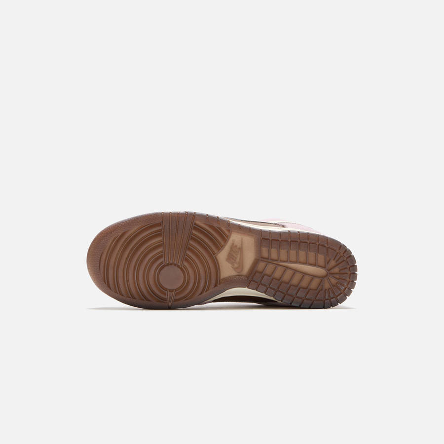 White / Pink Men Kith Nike WMNS Dunk Low Sneakers | 1695-KNAIW