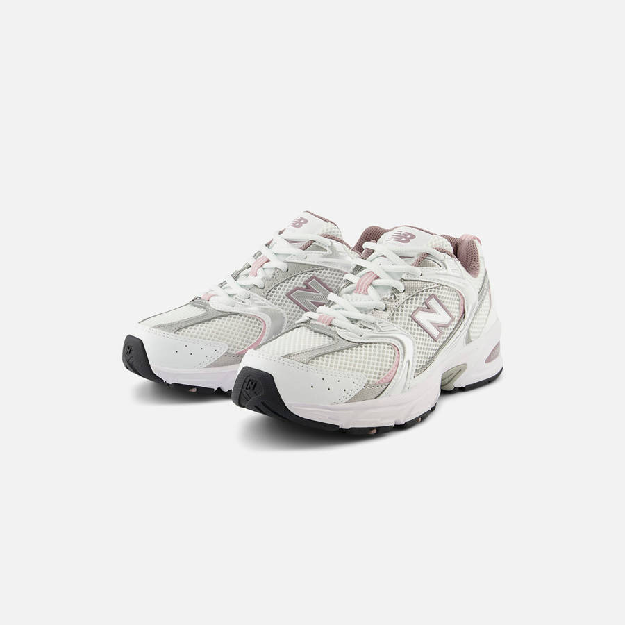 White / Silver / Burgundy / Pink Men Kith New Balance 530 Sneakers | 2874-WZLTM