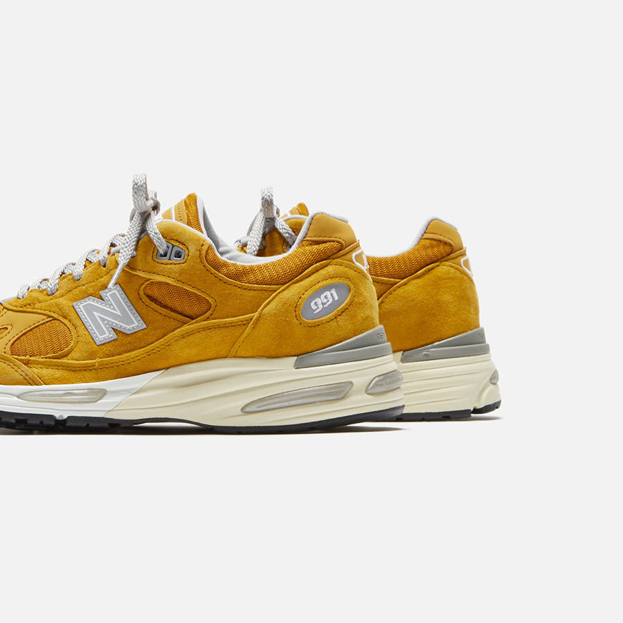 Yellow Men Kith New Balance Made in UK 991v2 Sneakers | 9745-XVBQO