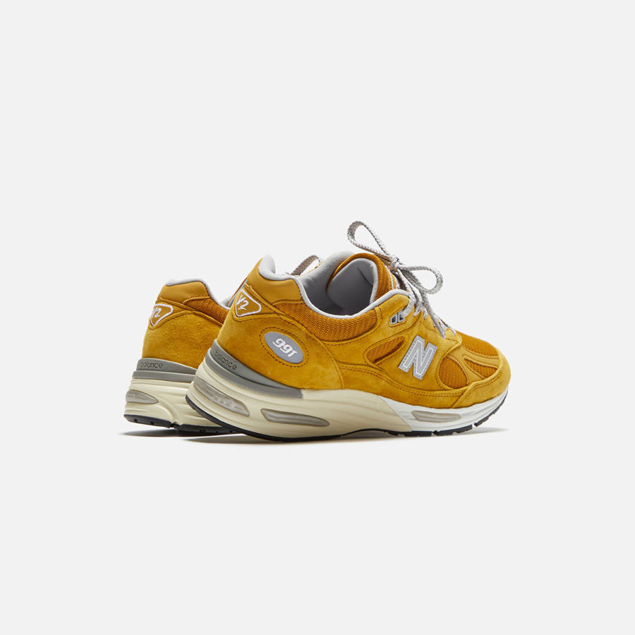 Yellow Men Kith New Balance Made in UK 991v2 Sneakers | 9745-XVBQO